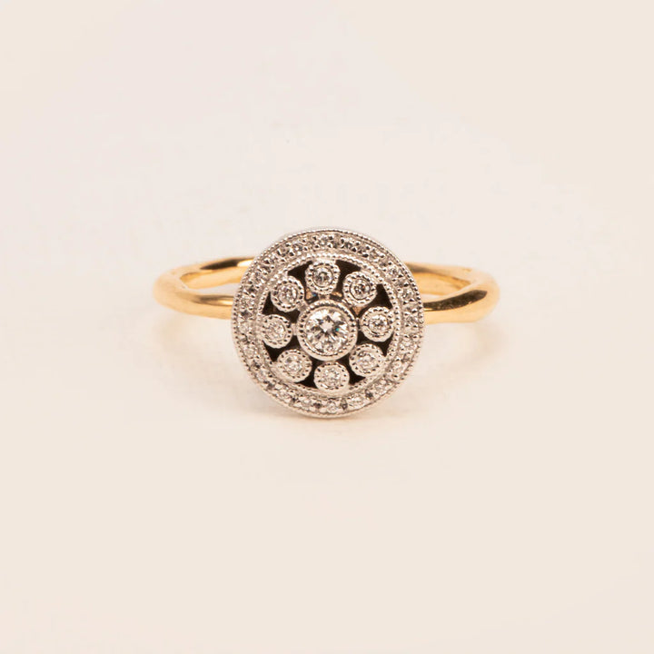 Rosas 18K Gold Ring w. Diamond